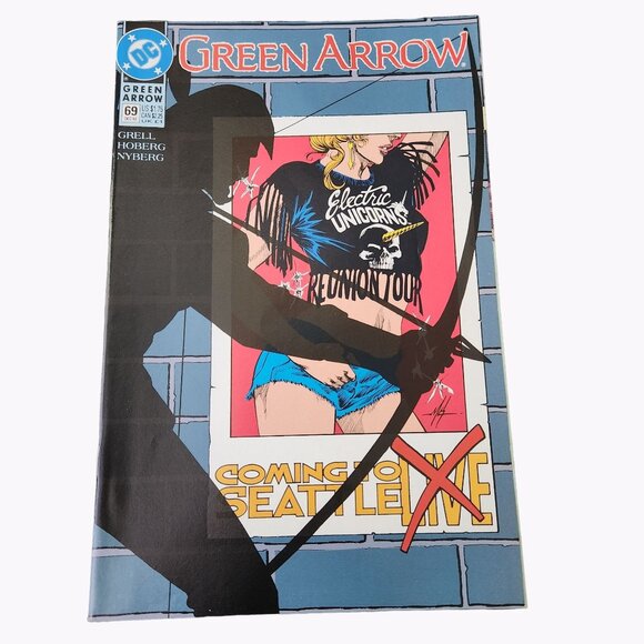 DC Comics Green Arrow #69 1992 Comic Book Collector Bagged Boarded - Picture 1 of 3